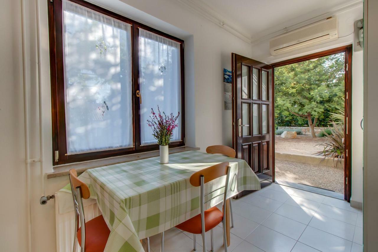 Apartment Simona Mali Losinj Ngoại thất bức ảnh